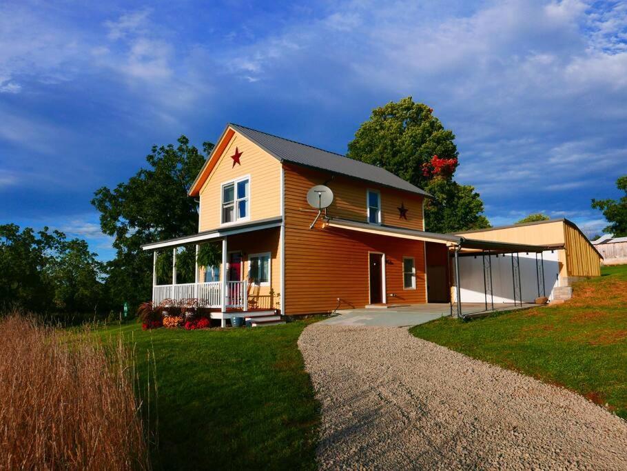 Vineyard Farmhouse With Hot Tub & Lake Views Hammondsport Luaran gambar