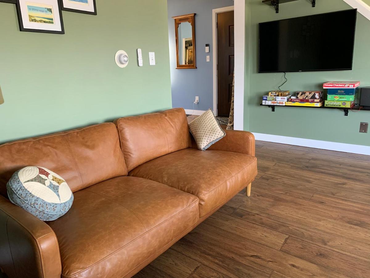 Vineyard Farmhouse With Hot Tub & Lake Views Hammondsport Luaran gambar